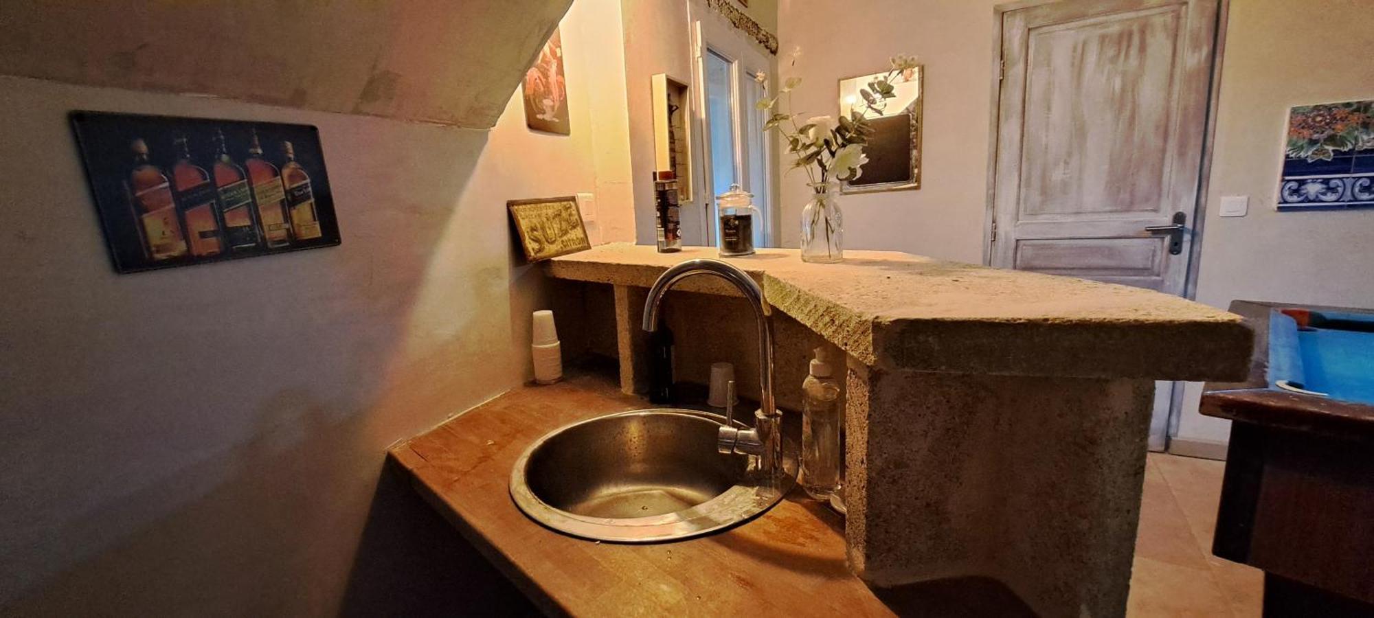 Chez Maxime Apartment Fraissinet-de-Fourques ภายนอก รูปภาพ